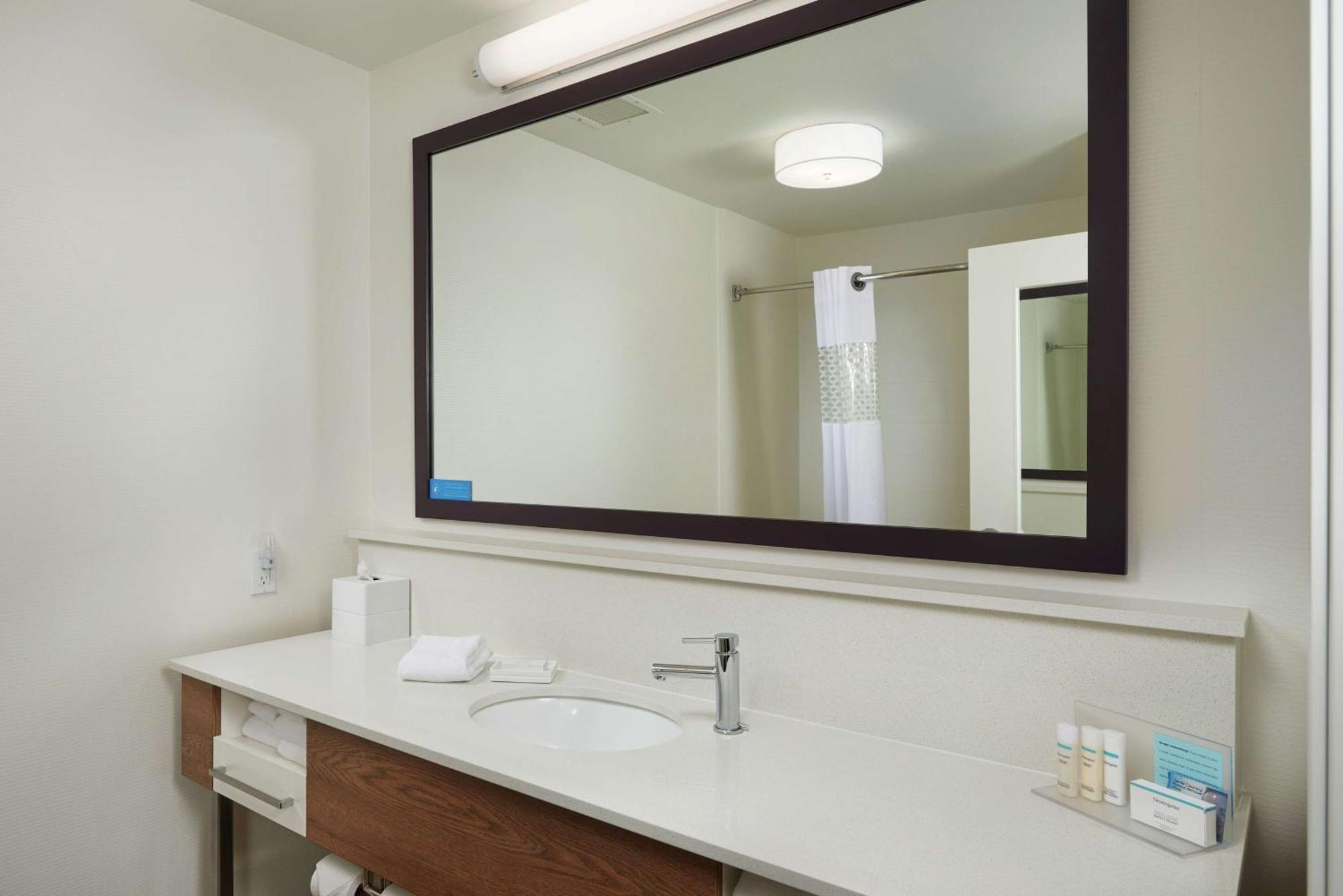 Hampton Inn Έλενα Εξωτερικό φωτογραφία