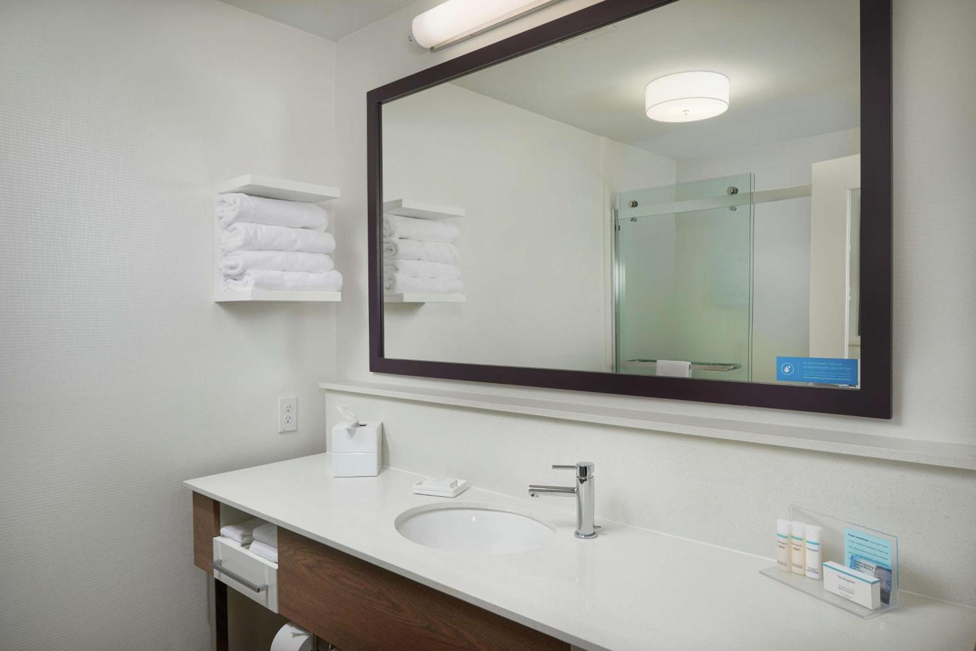 Hampton Inn Έλενα Εξωτερικό φωτογραφία