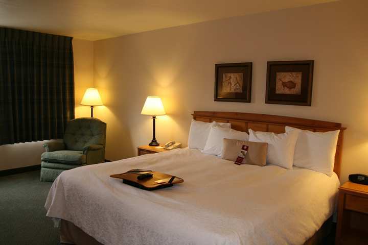 Hampton Inn Έλενα Εξωτερικό φωτογραφία