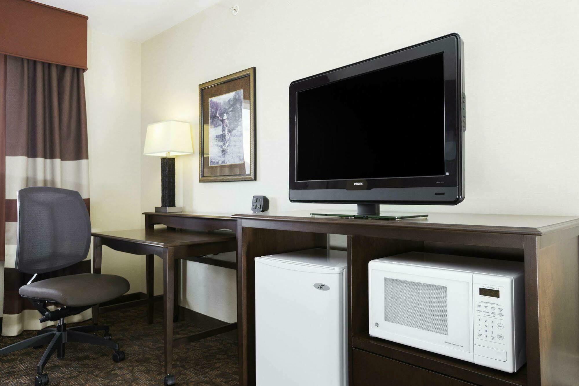 Hampton Inn Έλενα Εξωτερικό φωτογραφία